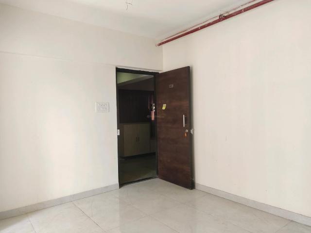 2 BHK Apartment in Malad West for rent Mumbai. The reference number is 20384861