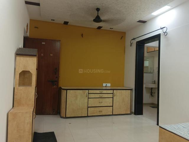 2 BHK Apartment in Malad West for rent Mumbai. The reference number is 20393810