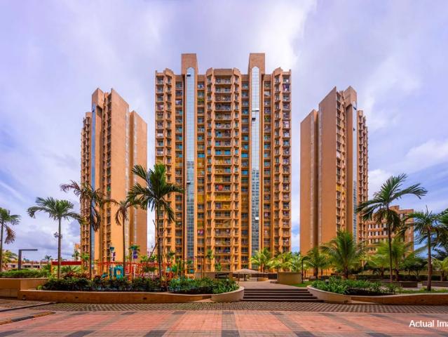 2 BHK Apartment in Malad West for resale Mumbai. The reference number is 14002037