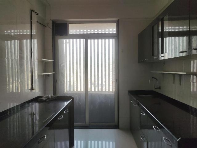 2 BHK Apartment in Malad West for resale Mumbai. The reference number is 15968267