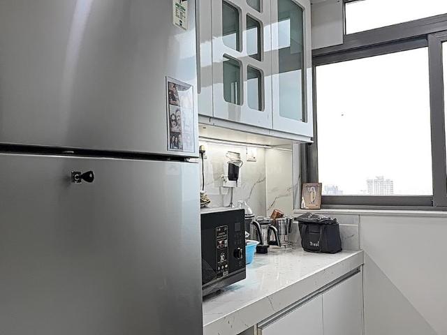 2 BHK Apartment in Malad West for resale Mumbai. The reference number is 17638986