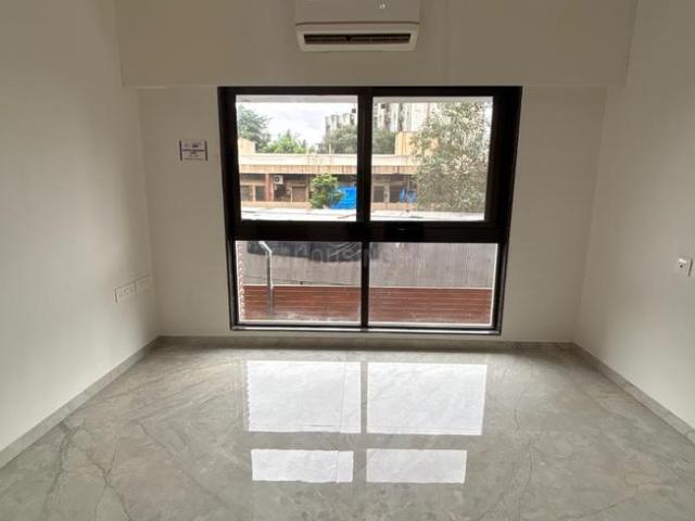 2 BHK Apartment in Malad West for resale Mumbai. The reference number is 17885312