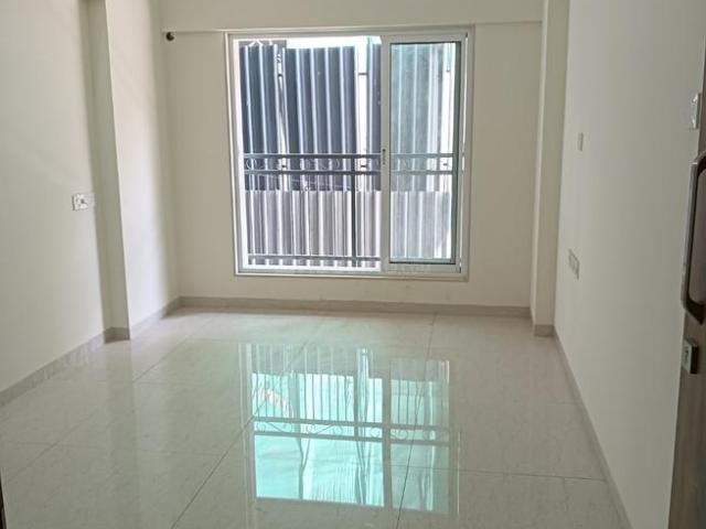 2 BHK Apartment in Malad West for resale Mumbai. The reference number is 18368234