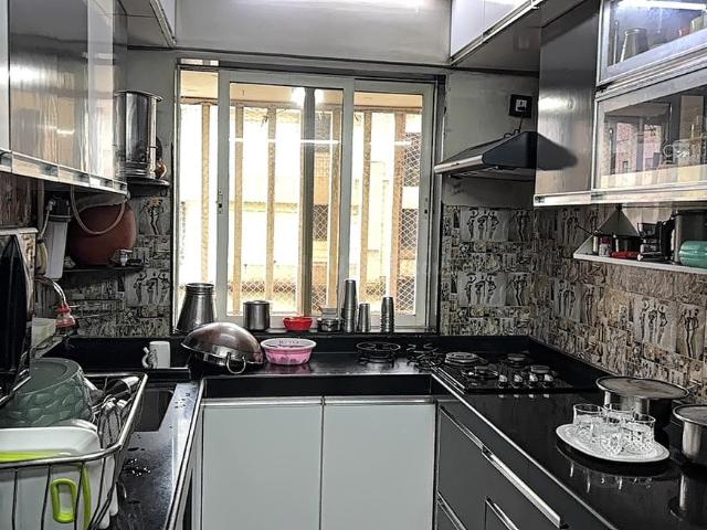 2 BHK Apartment in Malad West for resale Mumbai. The reference number is 18442266