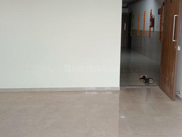 2 BHK Apartment in Malad West for resale Mumbai. The reference number is 18649737