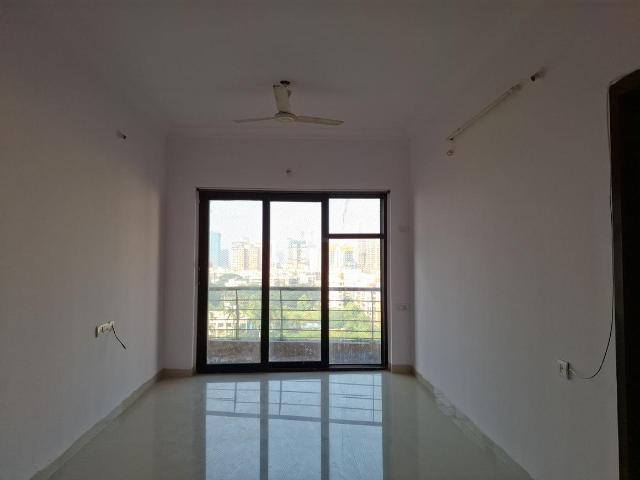 2 BHK Apartment in Malad West for resale Mumbai. The reference number is 18979285
