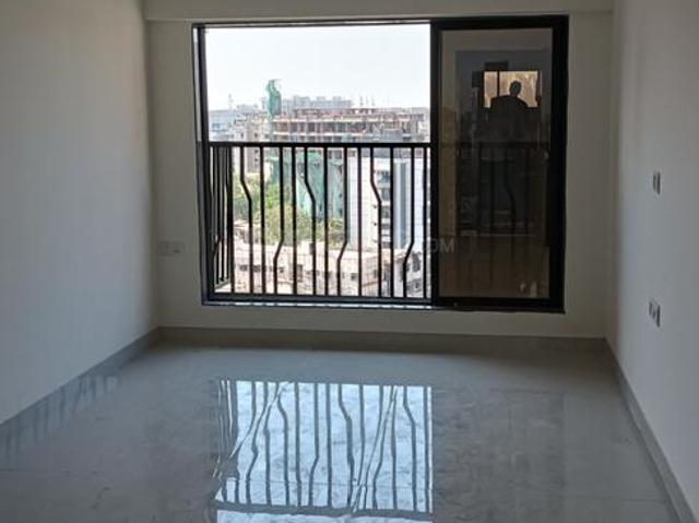2 BHK Apartment in Malad West for resale Mumbai. The reference number is 19015625