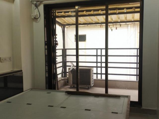 2 BHK Apartment in Malad West for resale Mumbai. The reference number is 19433577