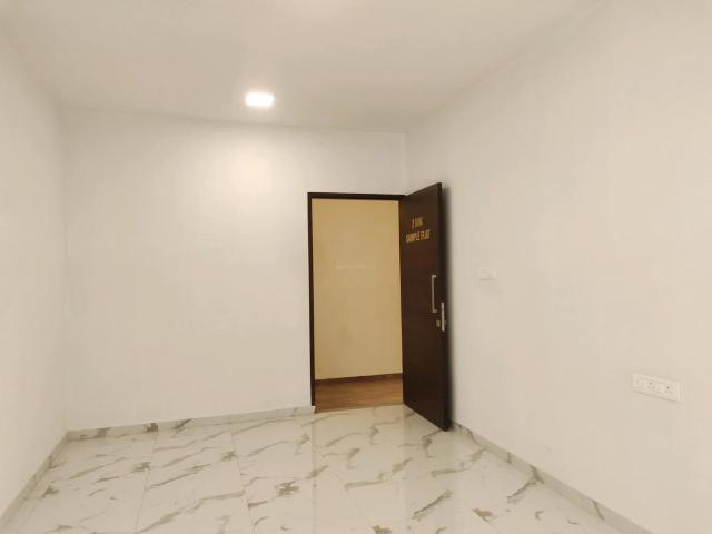 2 BHK Apartment in Malad West for resale Mumbai. The reference number is 19656371