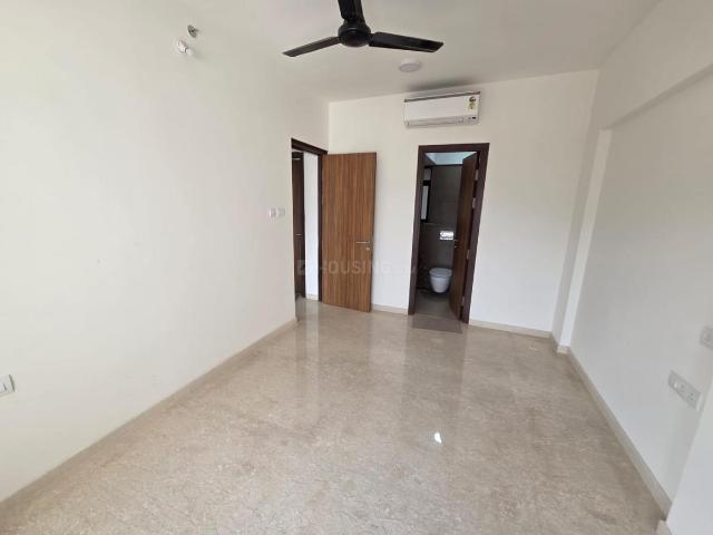 2 BHK Apartment in Malad West for resale Mumbai. The reference number is 19781299