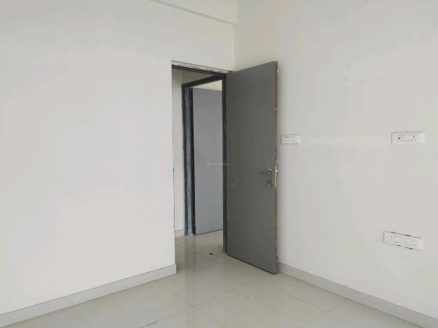 2 BHK Apartment in Malad West for resale Mumbai. The reference number is 19844581