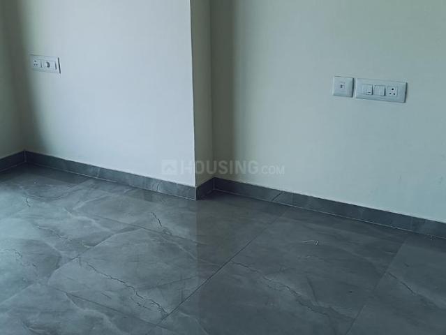 2 BHK Apartment in Malad West for resale Mumbai. The reference number is 19984400