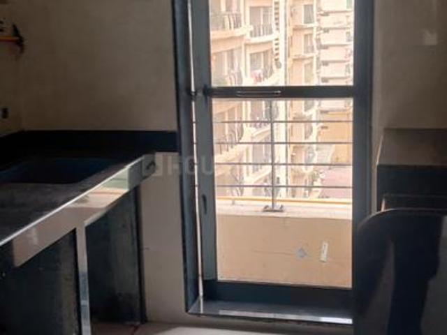 2 BHK Apartment in Malad West for resale Mumbai. The reference number is 19984991