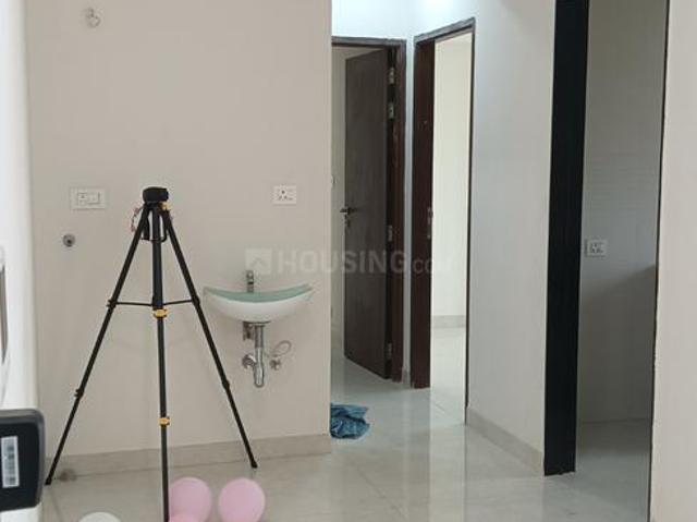2 BHK Apartment in Malad West for resale Mumbai. The reference number is 20042804