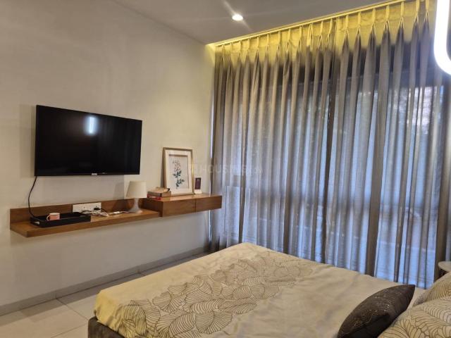 2 BHK Apartment in Malad West for resale Mumbai. The reference number is 20089633