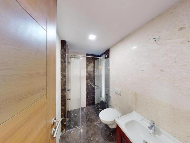 2 BHK Apartment in Malad West for resale Mumbai. The reference number is 20142132
