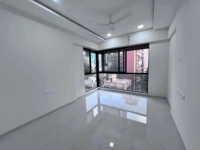 2 BHK Apartment in Malad West for resale Mumbai. The reference number is 20142139