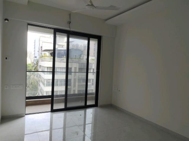 2 BHK Apartment in Malad West for resale Mumbai. The reference number is 20148300