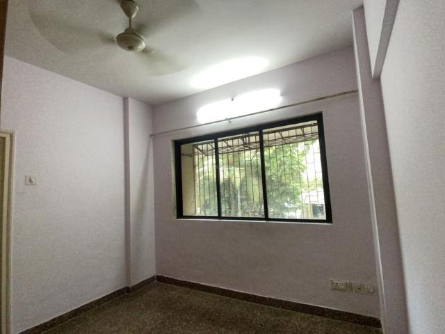 2 BHK Apartment in Malad West for resale Mumbai. The reference number is 20170876