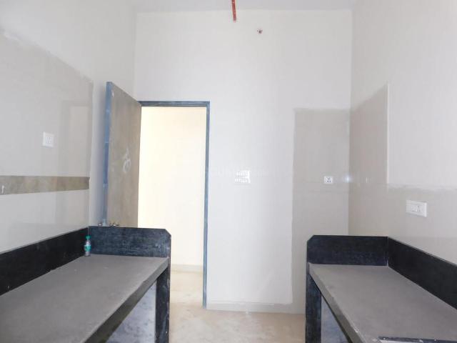 2 BHK Apartment in Malad West for resale Mumbai. The reference number is 20190990
