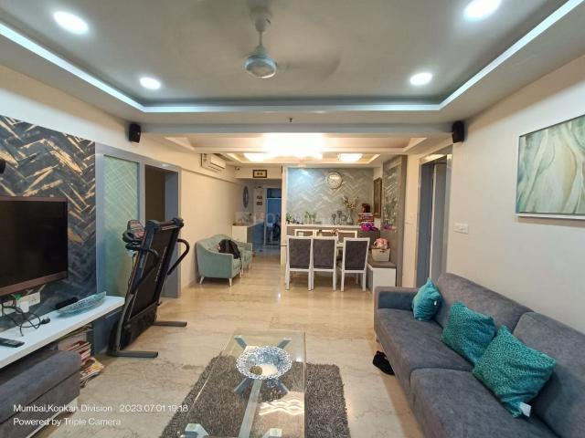 2 BHK Apartment in Malad West for resale Mumbai. The reference number is 20117684