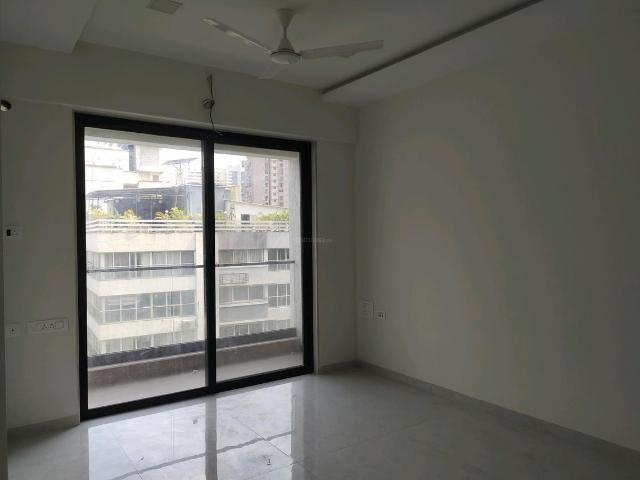 2 BHK Apartment in Malad West for resale Mumbai. The reference number is 20134801