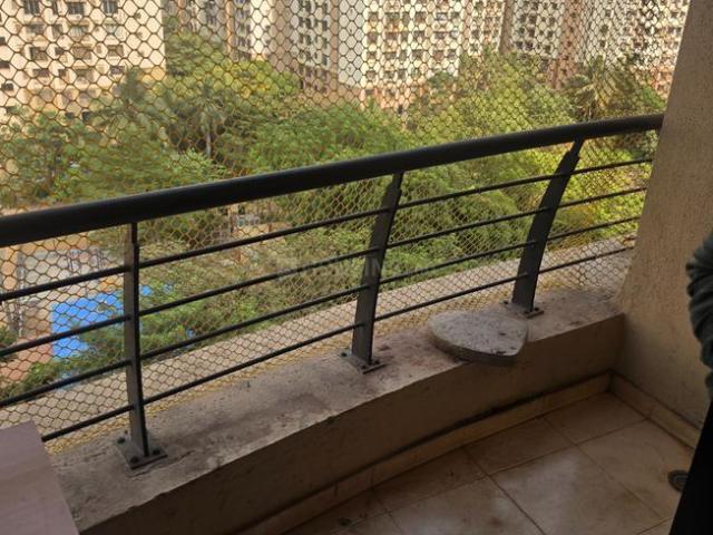 2 BHK Apartment in Malad West for resale Mumbai. The reference number is 20264278