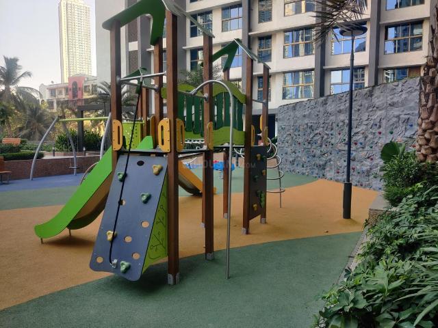 2 BHK Apartment in Malad West for resale Mumbai. The reference number is 20266635