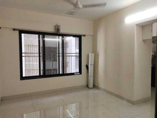 2 BHK Apartment in Malad West for resale Mumbai. The reference number is 20319964