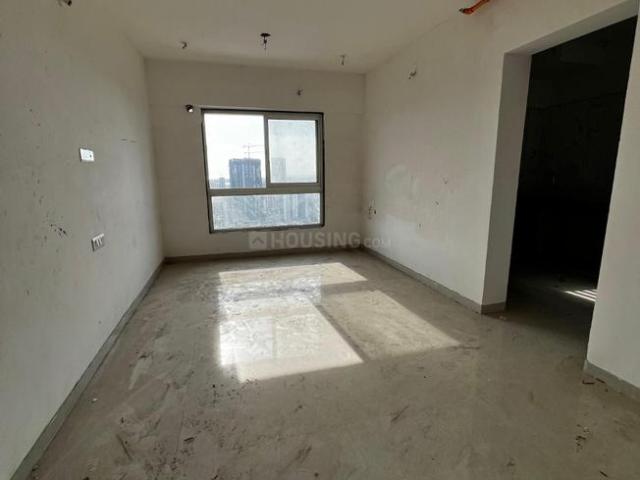 2 BHK Apartment in Malad West for resale Mumbai. The reference number is 20324353