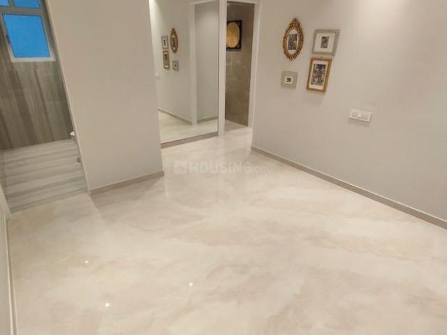 2 BHK Apartment in Malad West for resale Mumbai. The reference number is 20332405