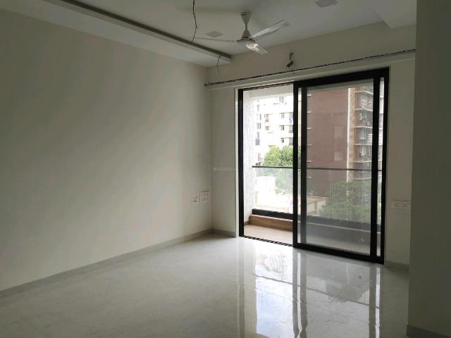 2 BHK Apartment in Malad West for resale Mumbai. The reference number is 20460365