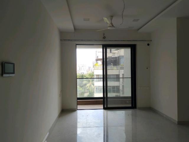 2 BHK Apartment in Malad West for resale Mumbai. The reference number is 20460393