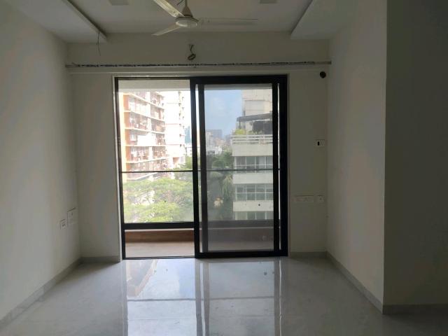 2 BHK Apartment in Malad West for resale Mumbai. The reference number is 20460428