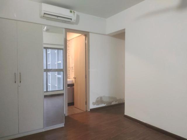 2 BHK Apartment in Malad West for resale Mumbai. The reference number is 20464528