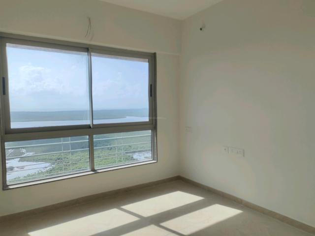 2 BHK Apartment in Malad West for resale Mumbai. The reference number is 20483554