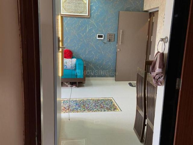 2 BHK Apartment in Malad West for resale Mumbai. The reference number is 20485204