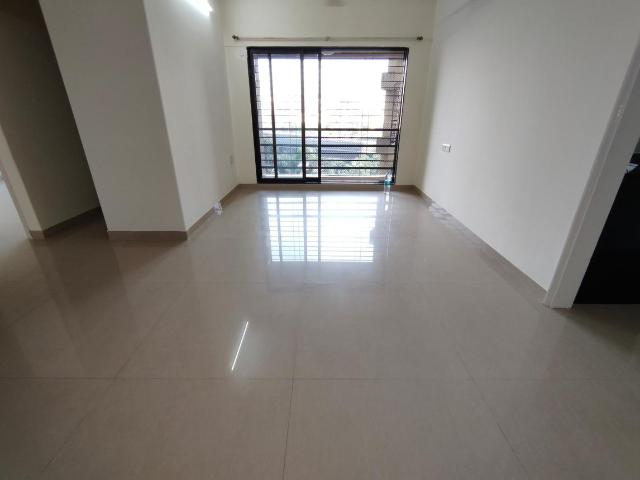 2 BHK Apartment in Malad West for resale Mumbai. The reference number is 20404887