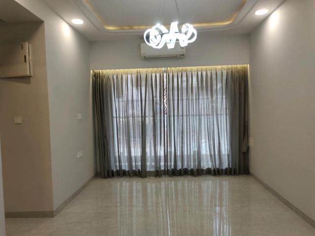 2 BHK Apartment in Malad West for resale Mumbai. The reference number is 20408256