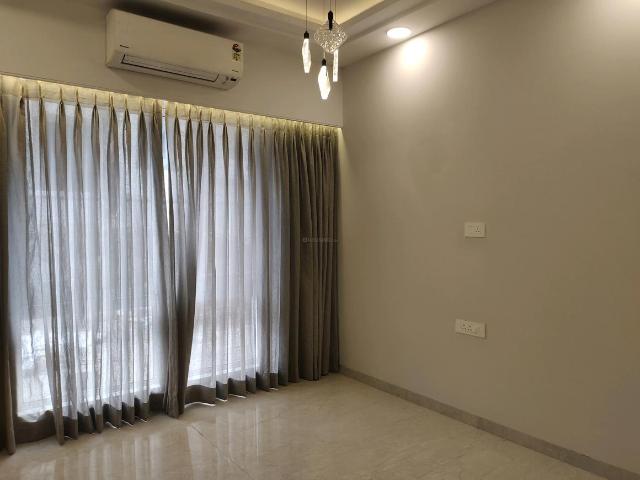 2 BHK Apartment in Malad West for resale Mumbai. The reference number is 20408207