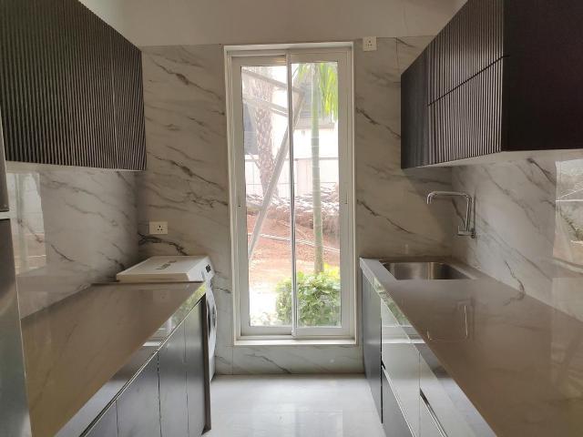 2 BHK Apartment in Malad West for resale Mumbai. The reference number is 20408223