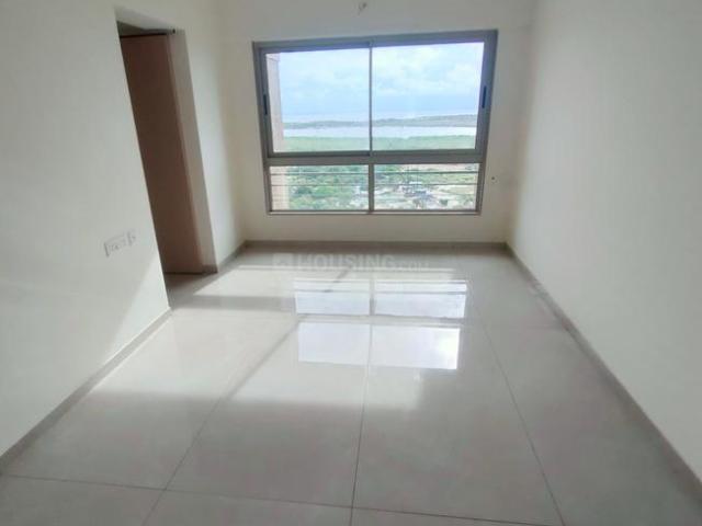 2 BHK Apartment in Malad West for resale Mumbai. The reference number is 20560489