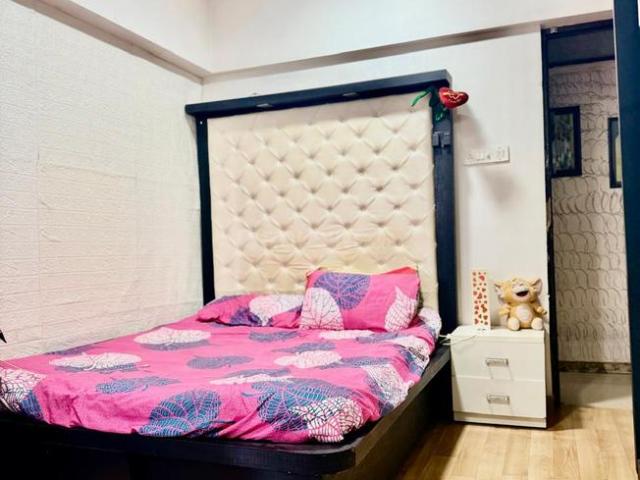 2 BHK Apartment in Malad West for resale Mumbai. The reference number is 20575366