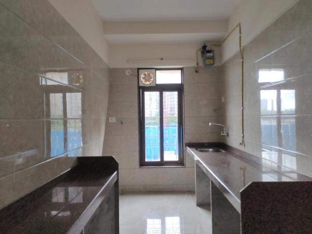 2 BHK Apartment in Malad West for resale Mumbai. The reference number is 20588964