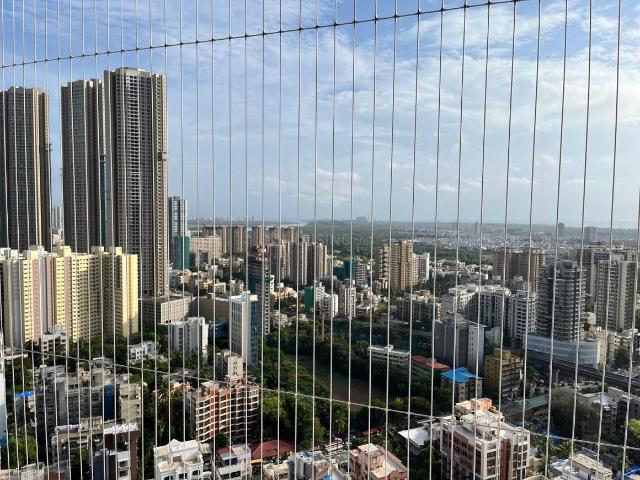 2 BHK Apartment in Malad West for resale Mumbai. The reference number is 20693206