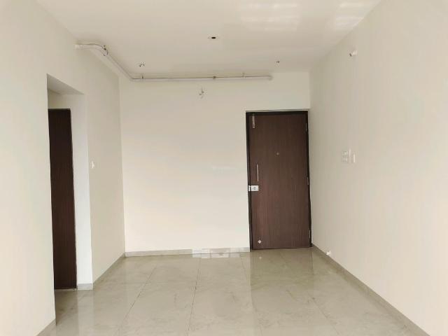 2 BHK Apartment in Malad West for resale Mumbai. The reference number is 20604807