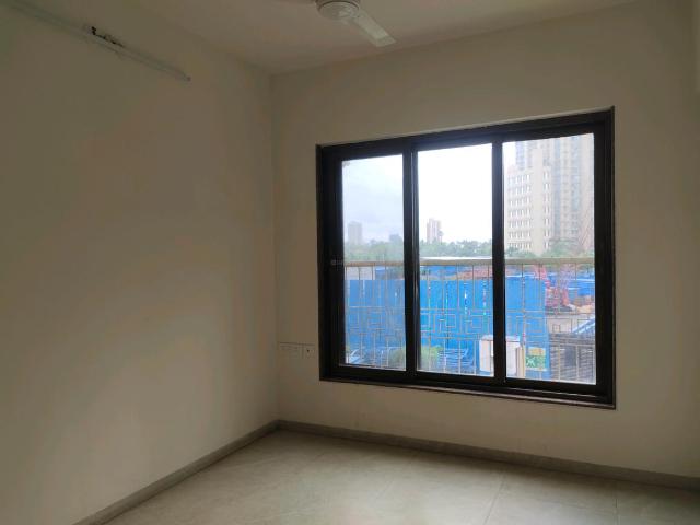 2 BHK Apartment in Malad West for resale Mumbai. The reference number is 20604987