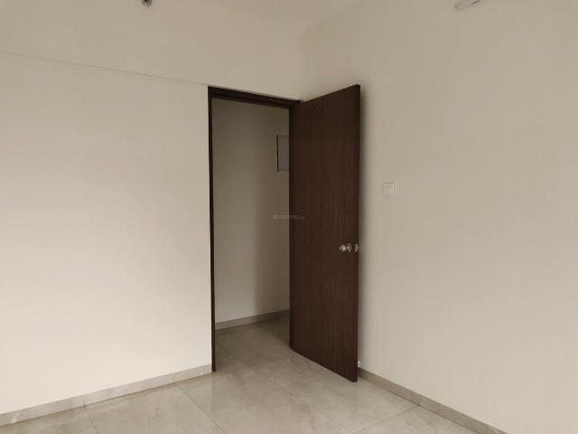 2 BHK Apartment in Malad West for resale Mumbai. The reference number is 20605027