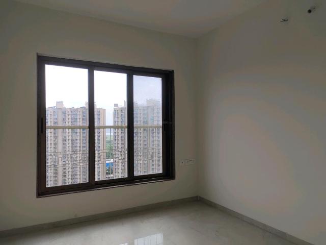 2 BHK Apartment in Malad West for resale Mumbai. The reference number is 20605175