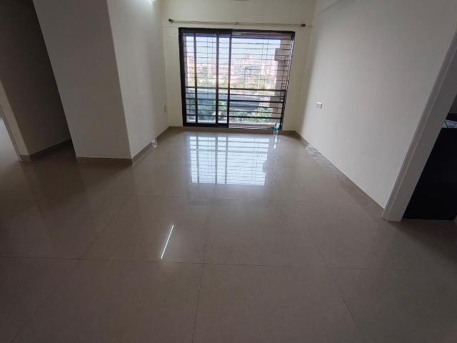 2 BHK Apartment in Malad West for resale Mumbai. The reference number is 20757607
